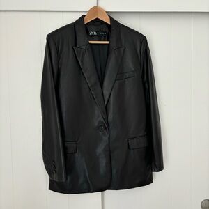 ❌SOLD❌ NWOT Zara Straight Cut Faux Leather Blazer Size Large
